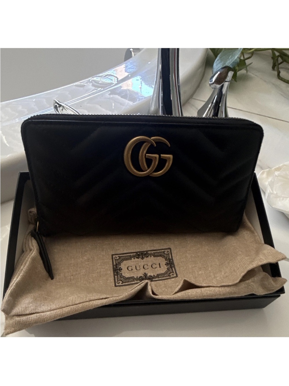 Gucci Black Chevron Quilted GG Zip Wallet